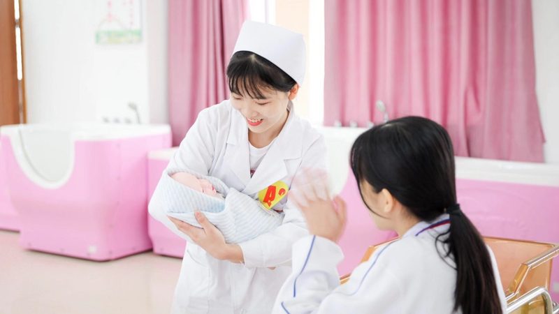 催乳师的资质主要体现在其专业技能和经验上。一个合格的催乳师需要具备以下条件：